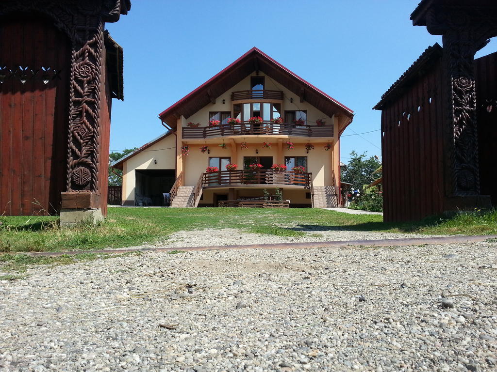 Pensiunea Maramures Ocna Şugatag Екстериор снимка