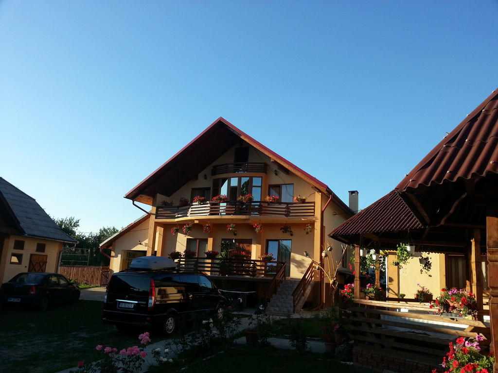 Pensiunea Maramures Ocna Şugatag Екстериор снимка